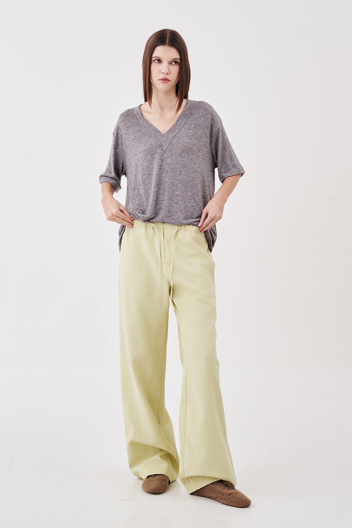 Ella Relaxed V-Neck Tee Gray