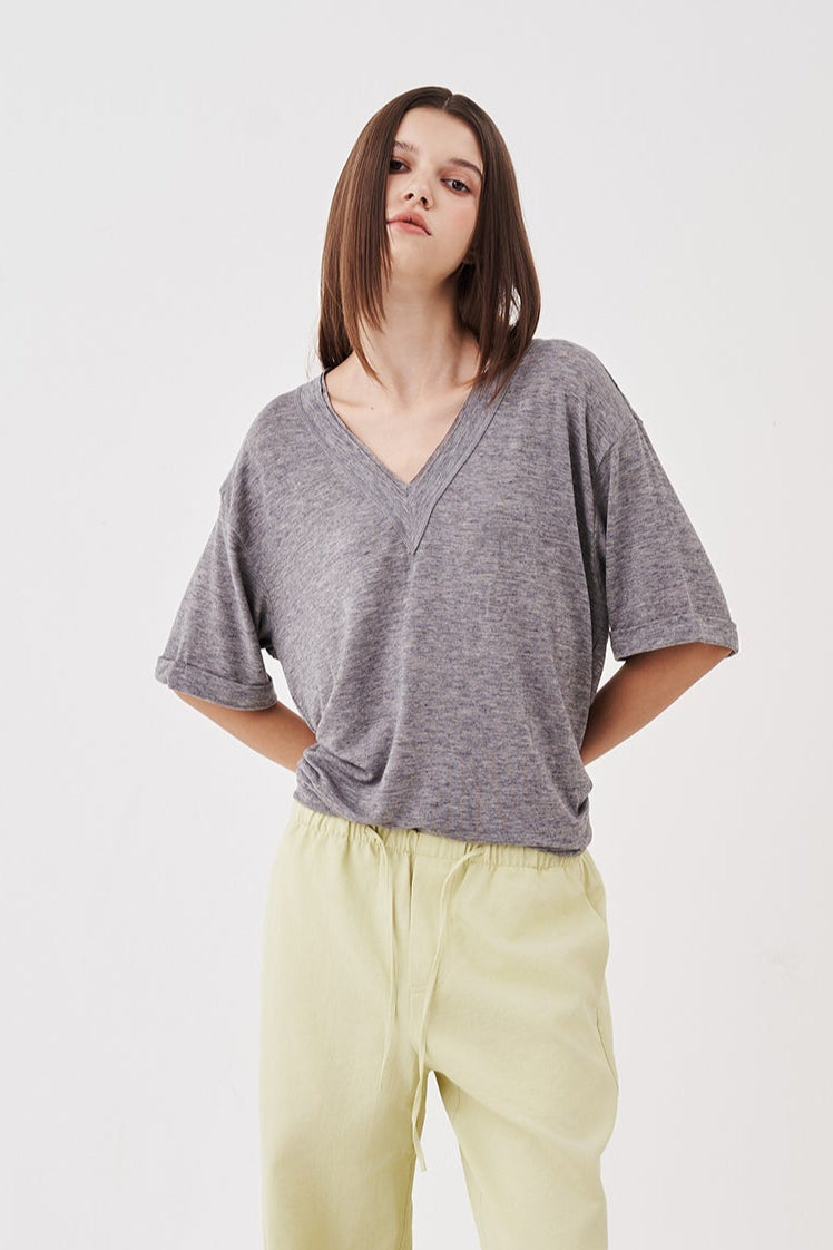 Ella Relaxed V-Neck Tee Gray