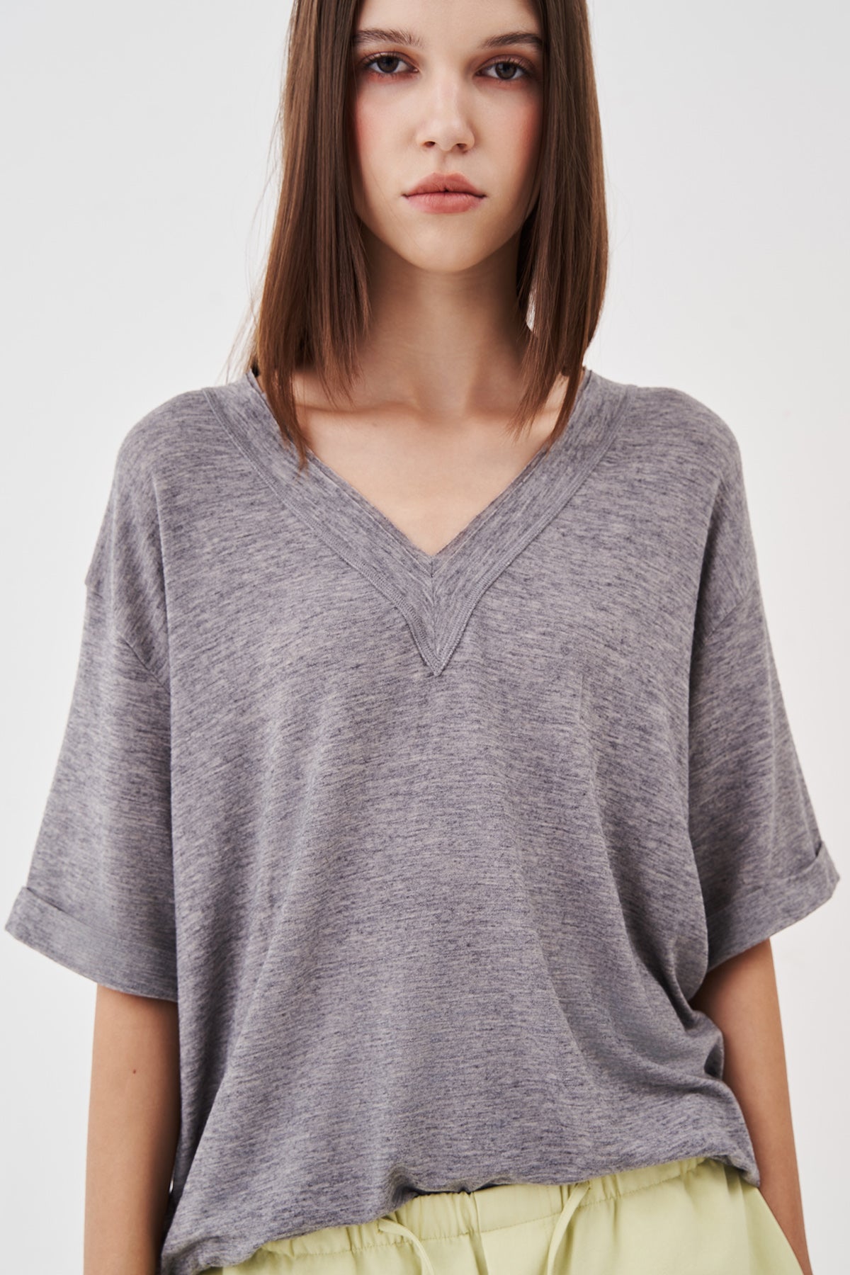 Ella Relaxed V-Neck Tee Gray