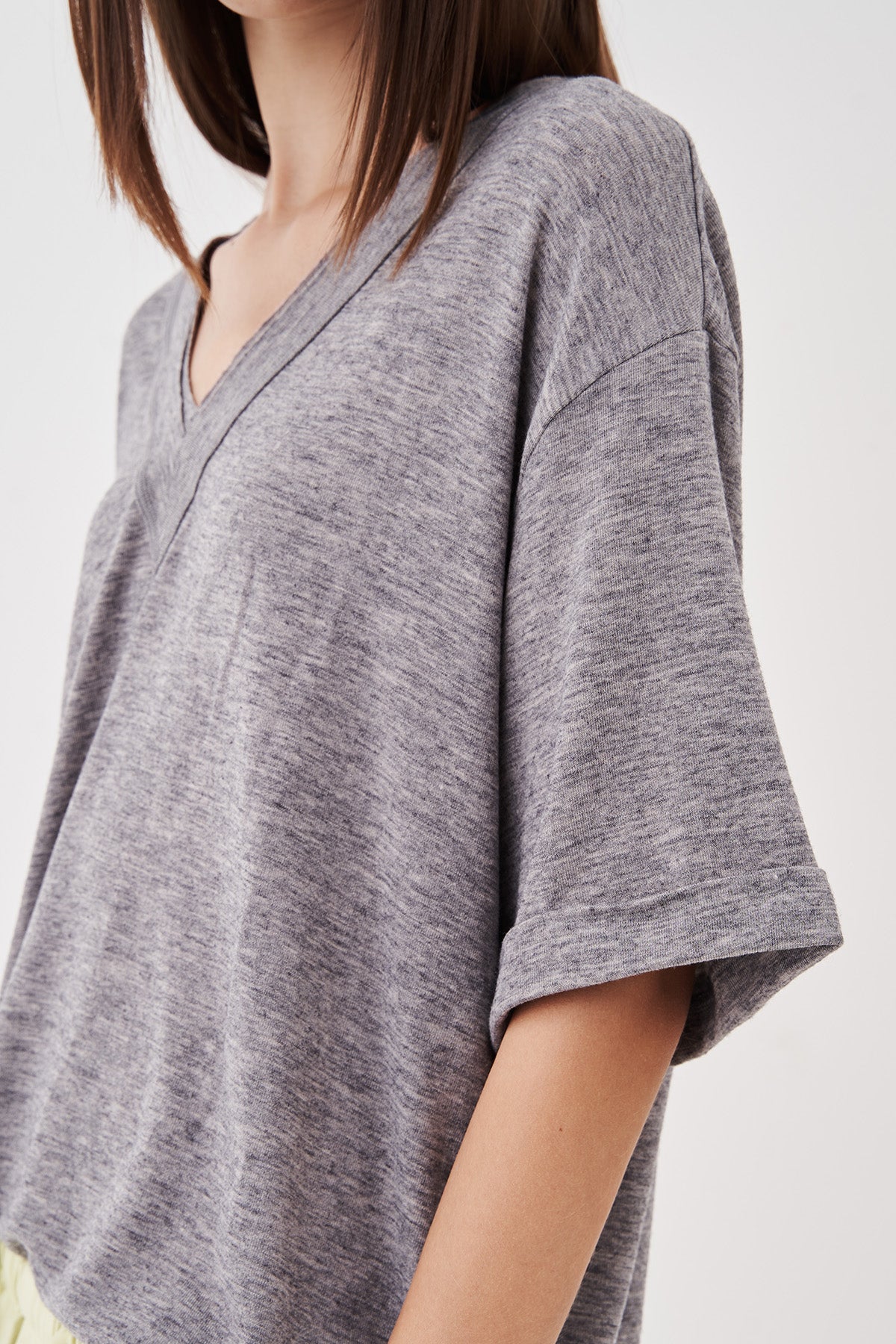 Ella Relaxed V-Neck Tee Gray