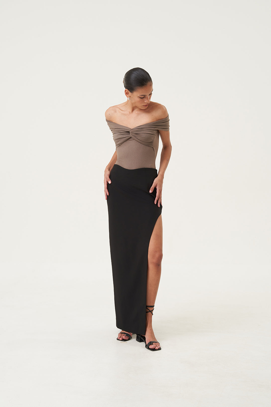 Coira Off-Shoulder Bodysuit Dusty Cocoa