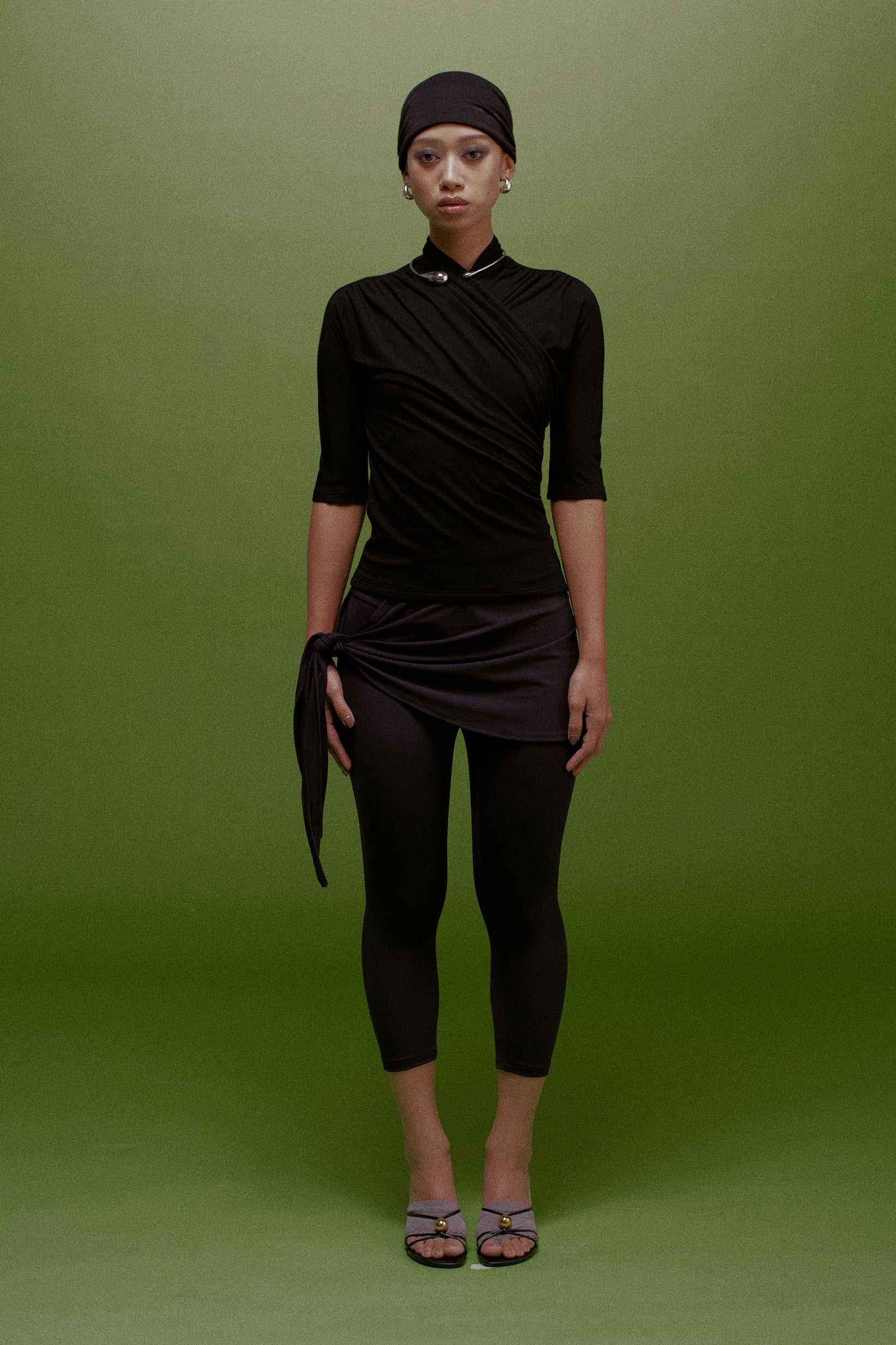 Cora Asymmetric Tie Capri Leggings Black