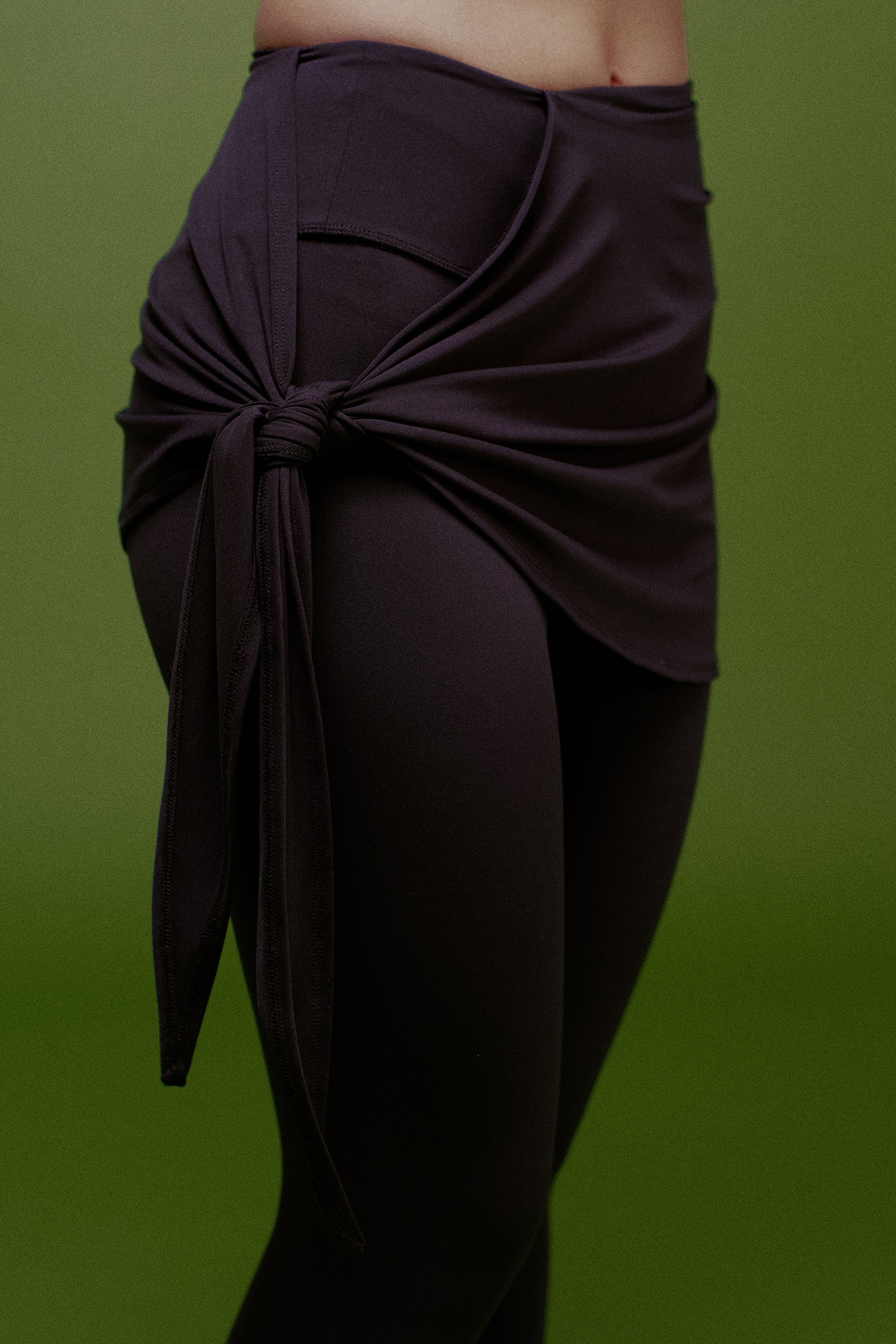 Cora Asymmetric Tie Capri Leggings Black