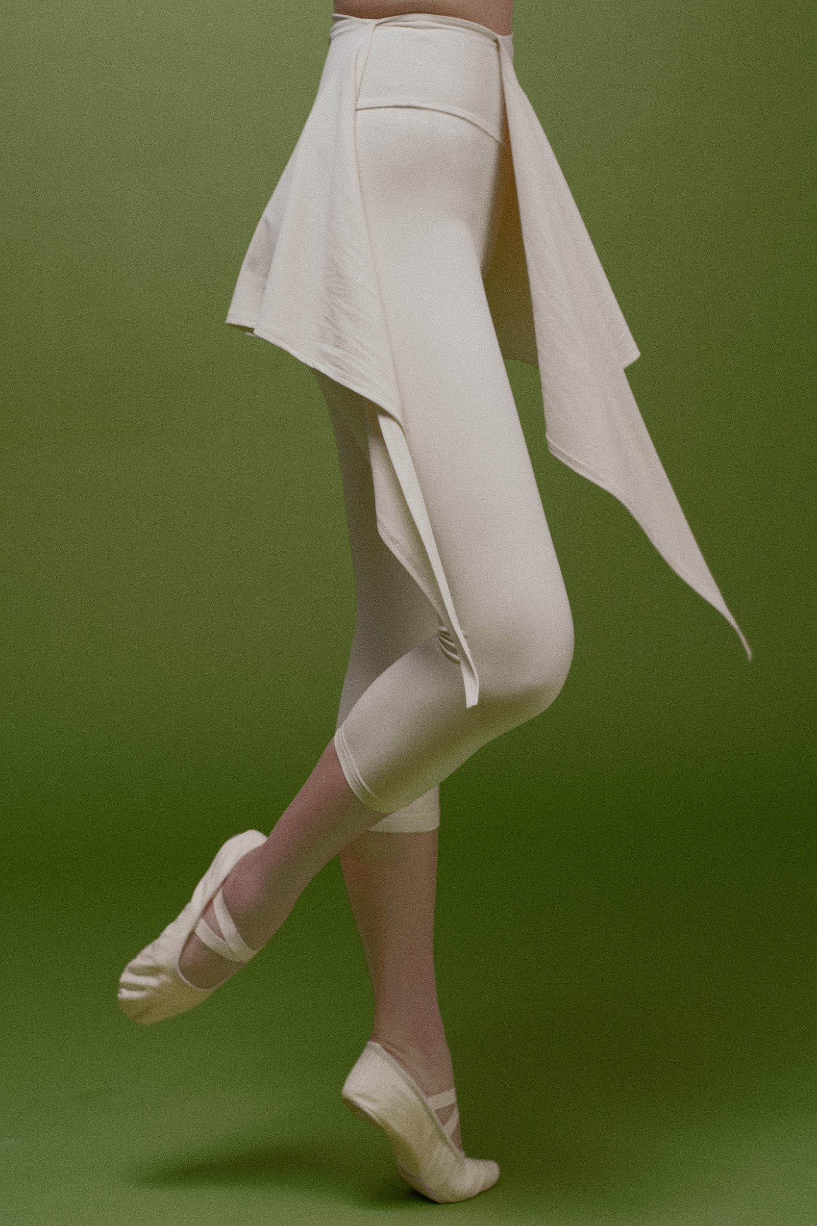 Cora Asymmetric Tie Capri Leggings Cream