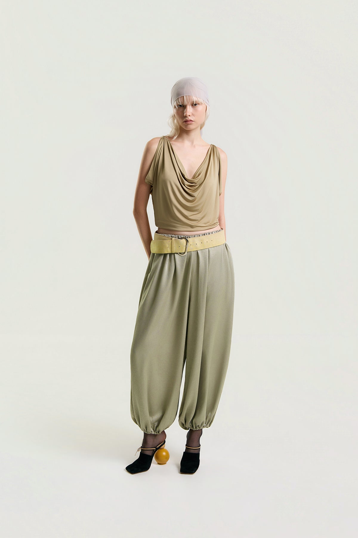 OTHER STORE Elowen Tapered Balloon Pants in Moss Khaki