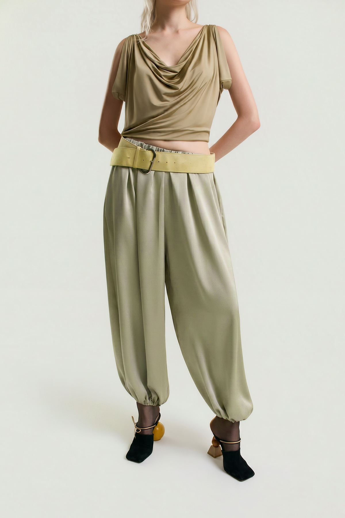 OTHER STORE Elowen Tapered Balloon Pants in Moss Khaki