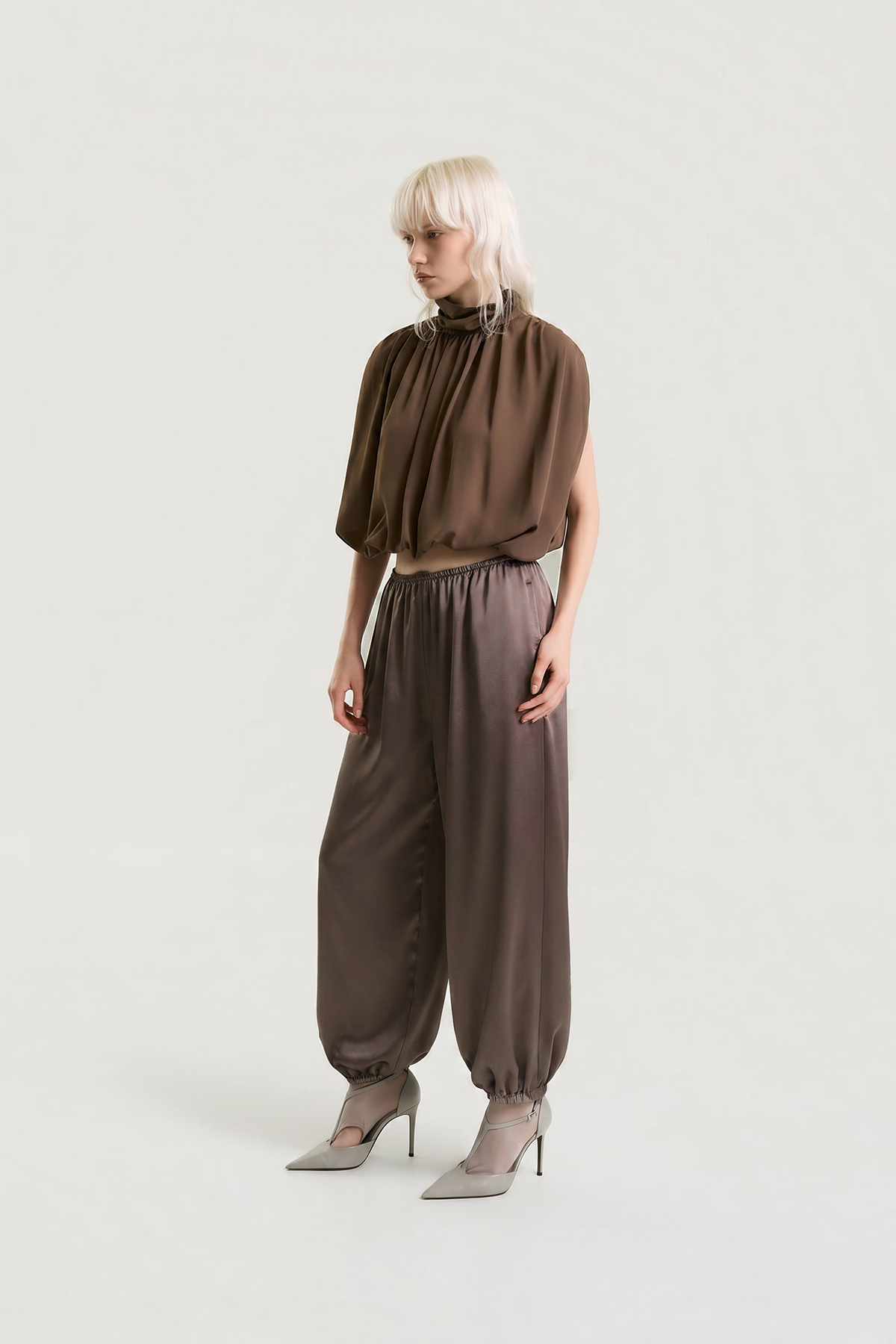 OTHER STORE Elowen Tapered Balloon Pants in Brown