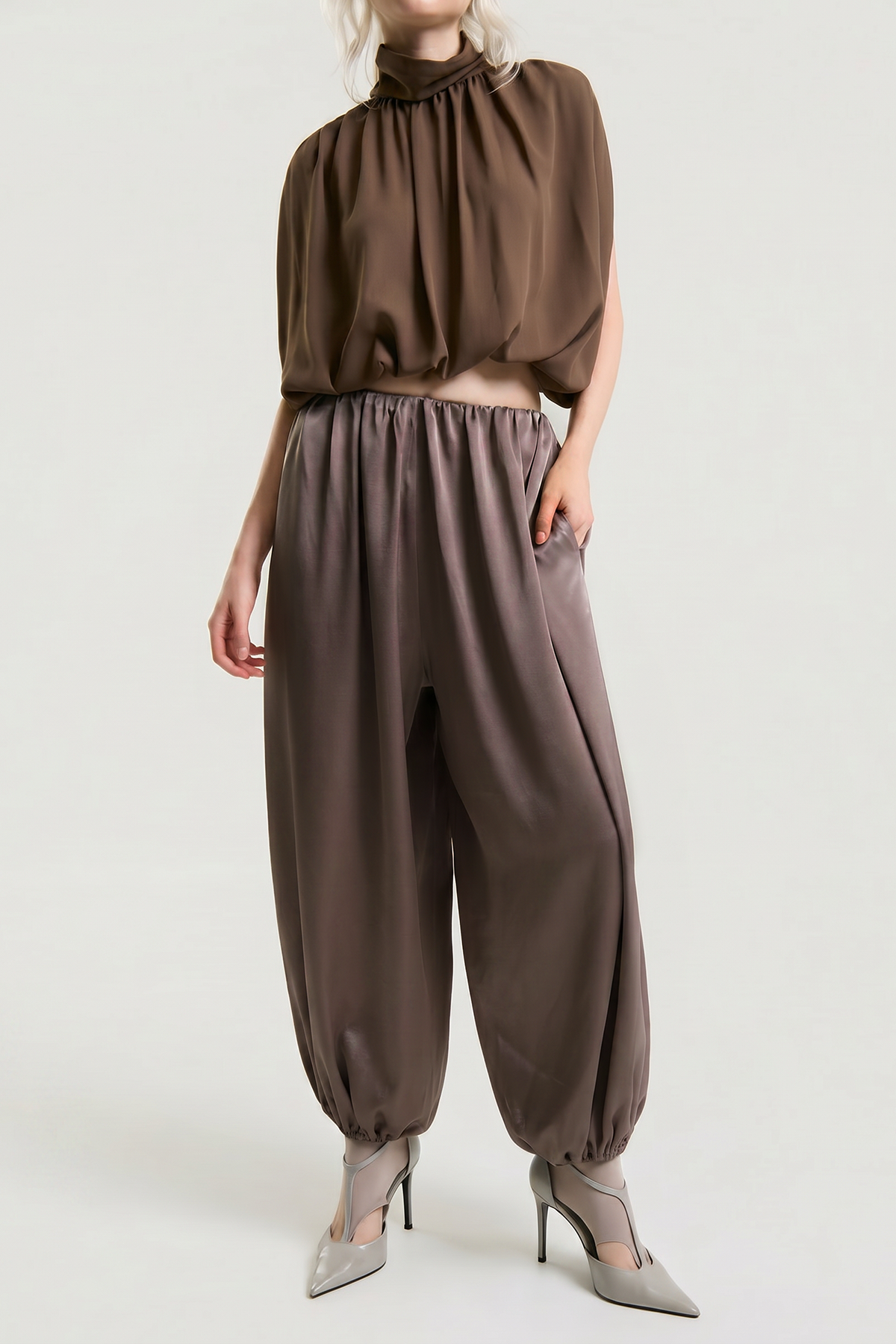 OTHER STORE Elowen Tapered Balloon Pants in Brown