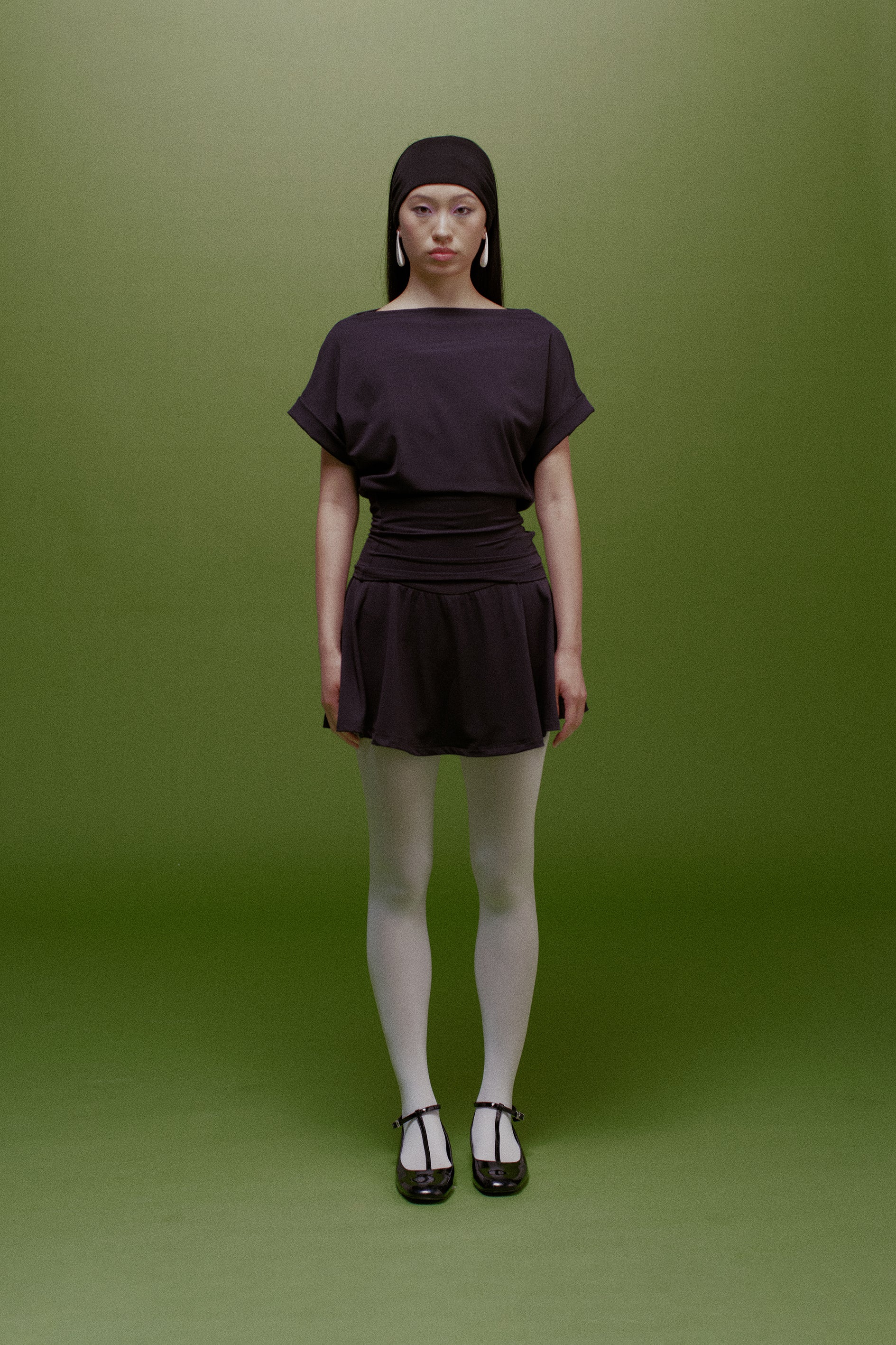 Lena Y-Line Off-Shoulder Top Black