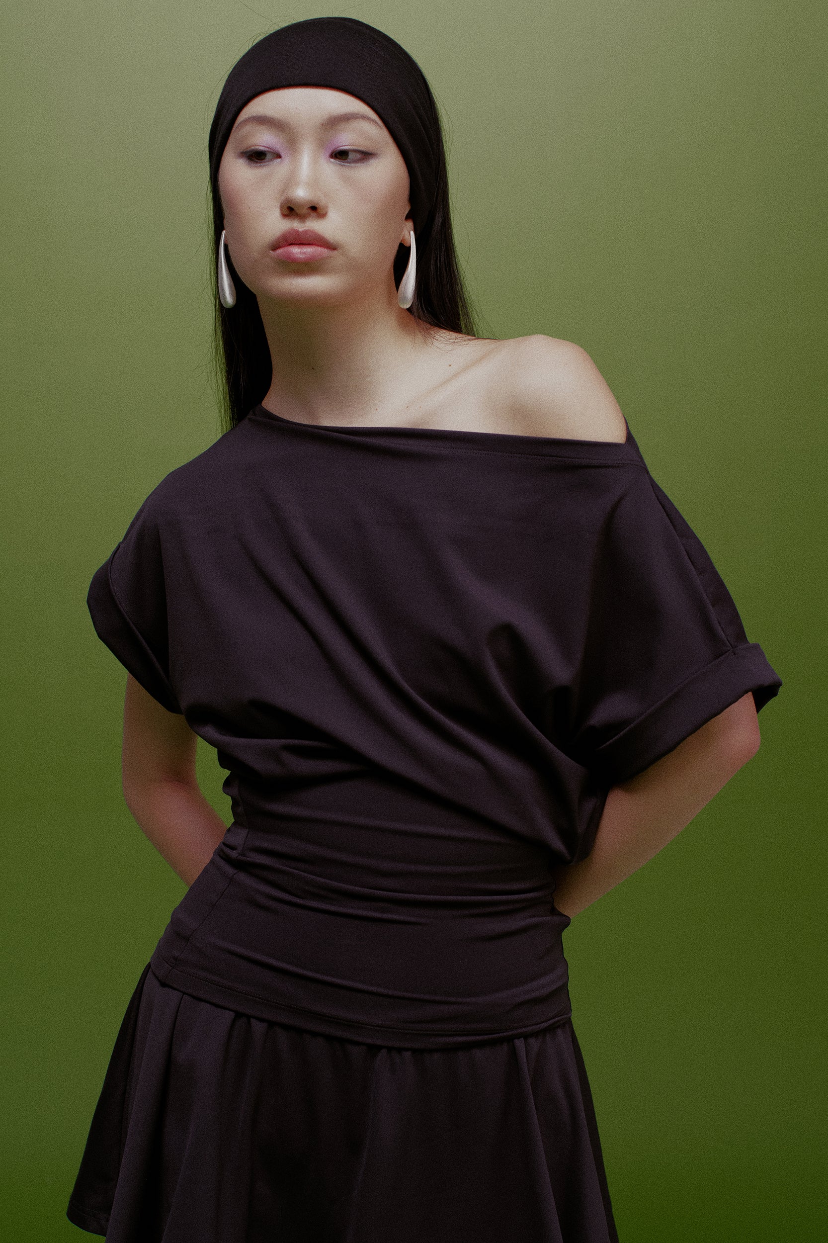 Lena Y-Line Off-Shoulder Top Black