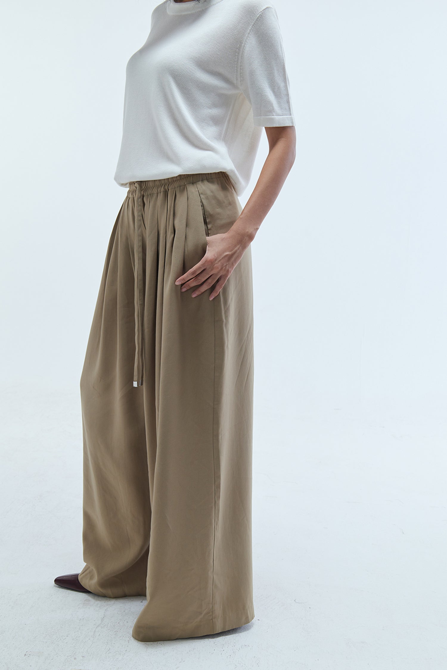 Sofia Wide-Leg Trousers Khaki