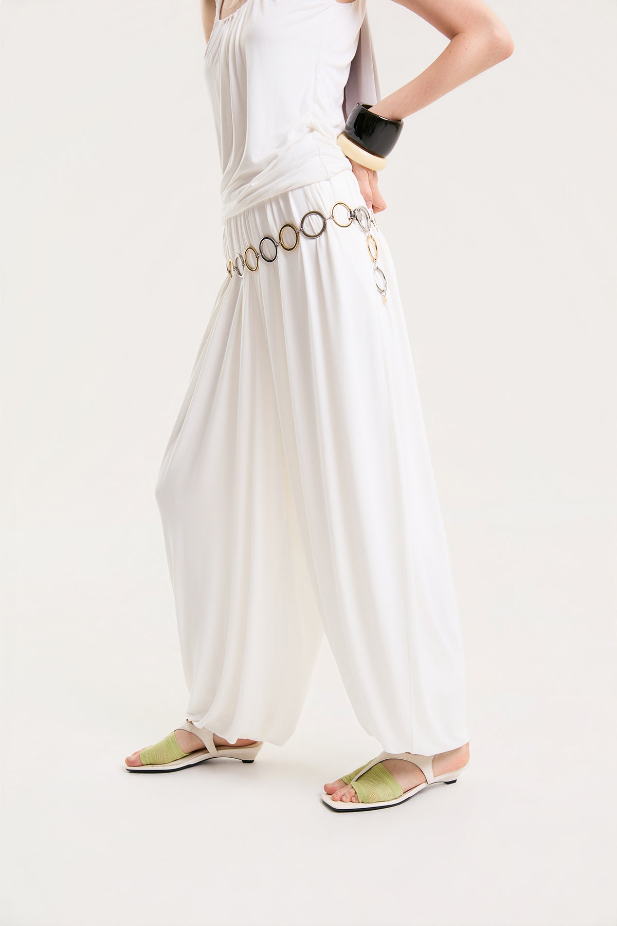 OTHER STORE Solis Gathered Balloon Pants in Ivory