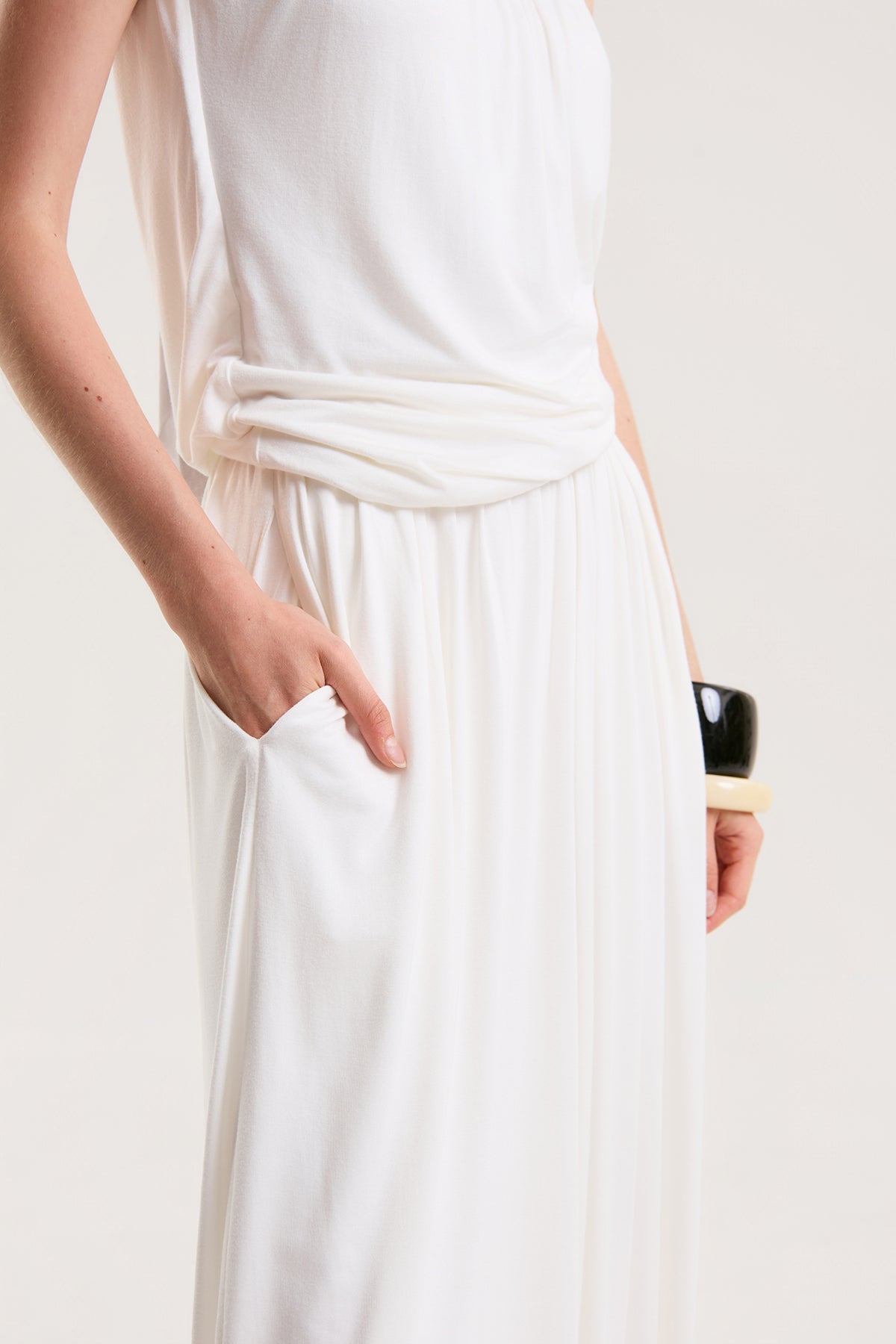 OTHER STORE Solis Gathered Balloon Pants in Ivory