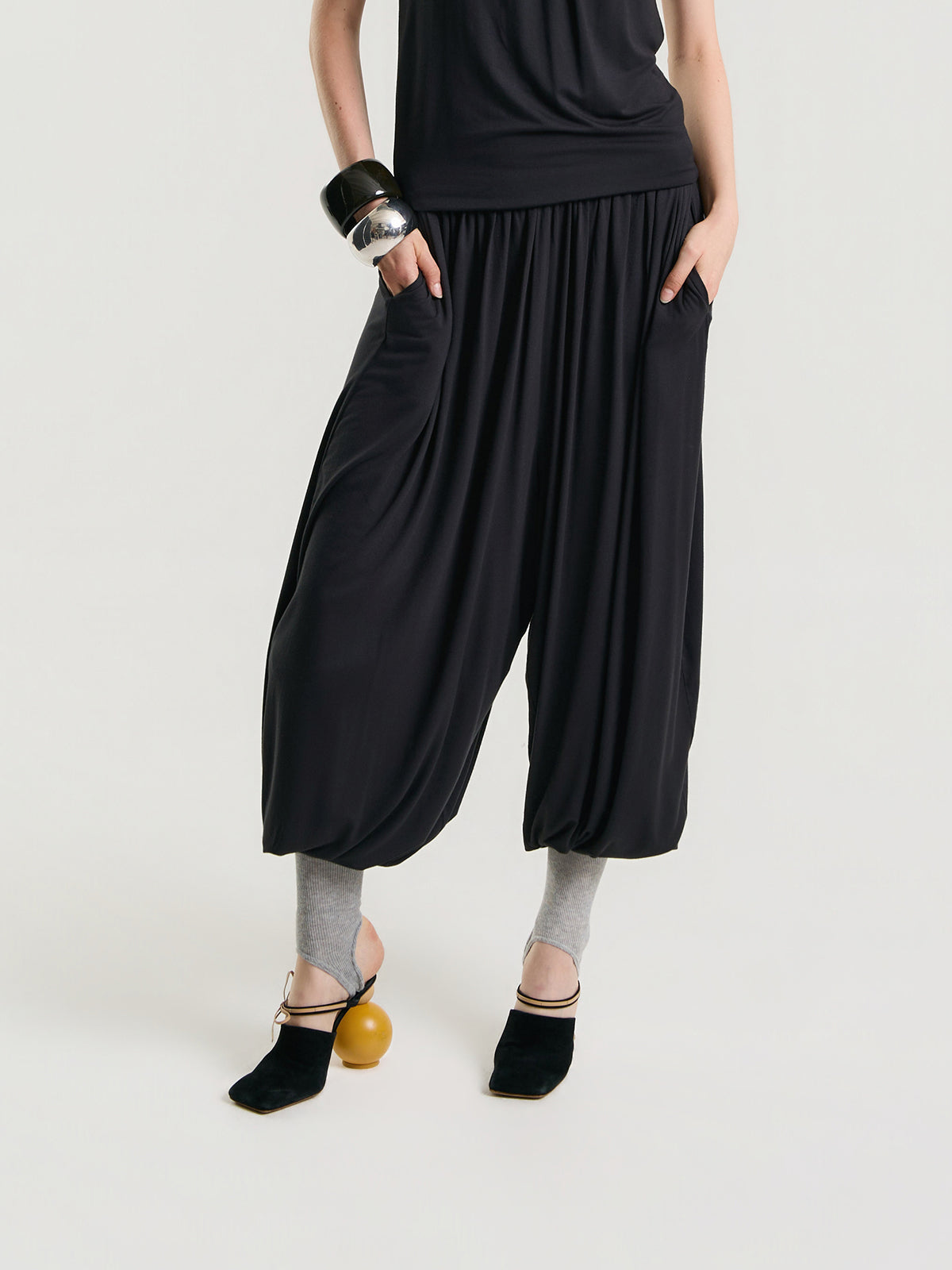 OTHER STORE Solis Gathered Balloon Pants in Black