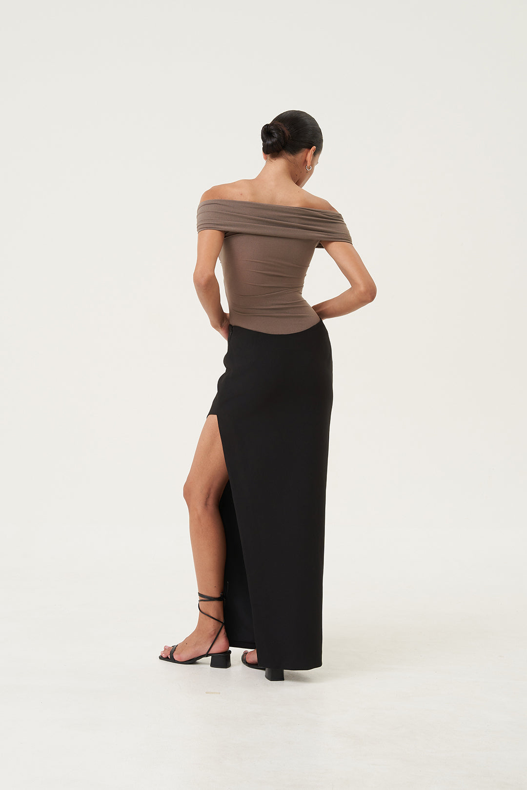 Coira Off-Shoulder Bodysuit Dusty Cocoa