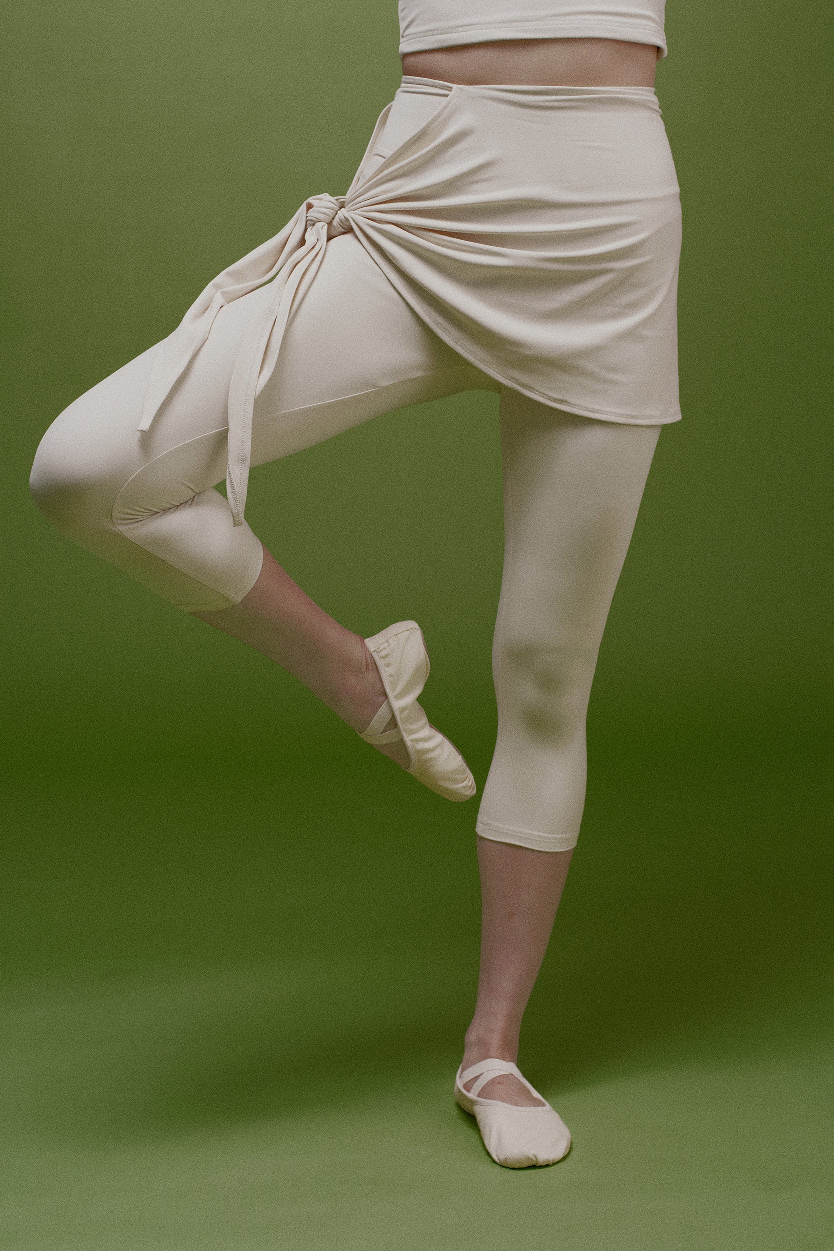 Cora Asymmetric Tie Capri Leggings Cream