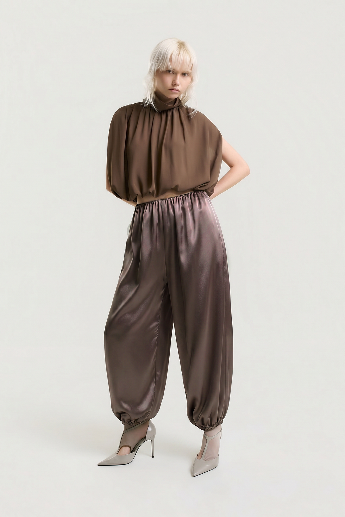 OTHER STORE Elowen Tapered Balloon Pants in Brown