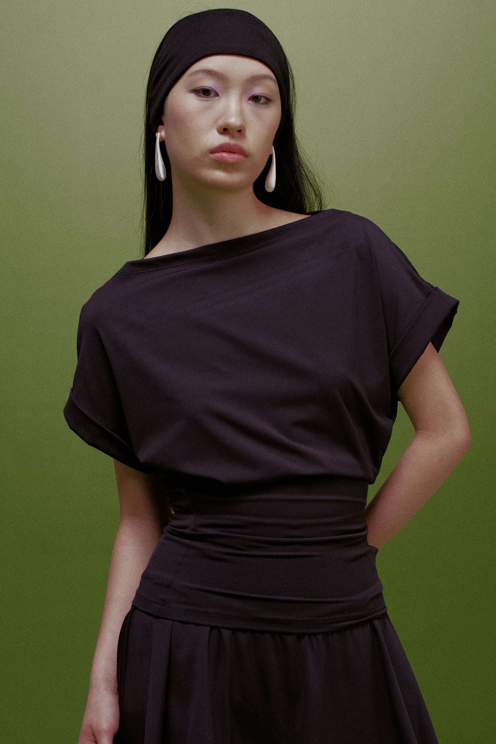 Lena Y-Line Off-Shoulder Top Black