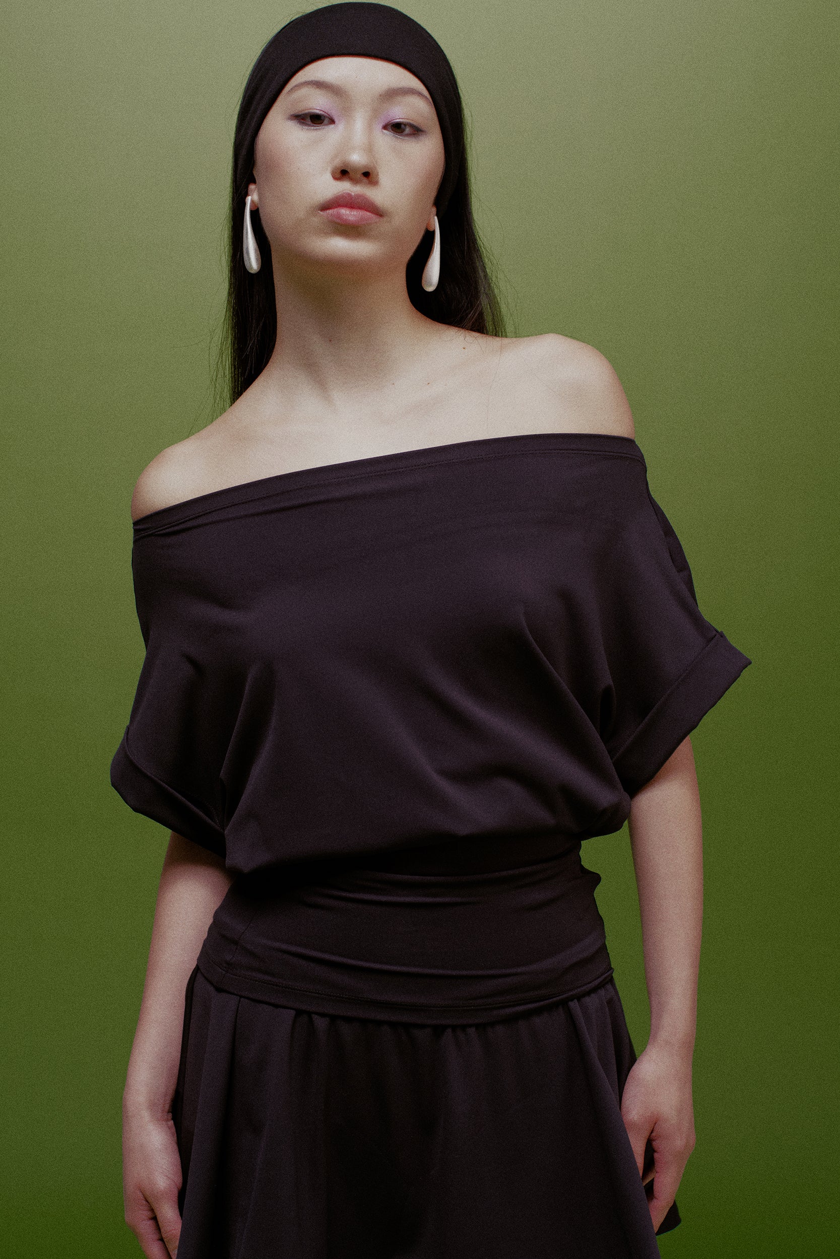 Lena Y-Line Off-Shoulder Top Black