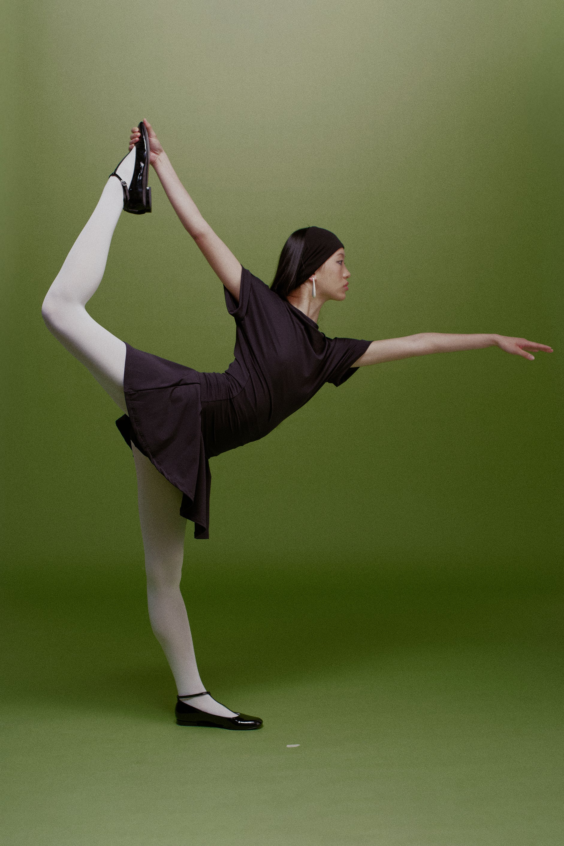 Thea High-Waisted Pleated Mini Skirt Black